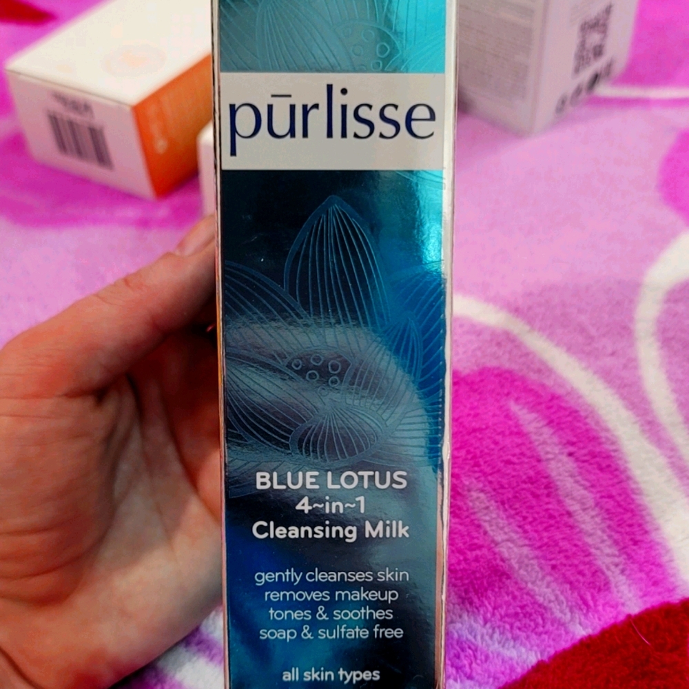 Purlisse Blue Lotus 4in1 Cleansing Milk